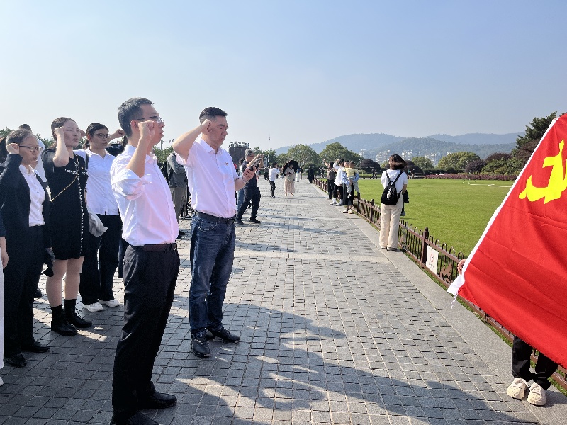 “追寻伟人足迹 传承革命精神”——中共中南建设集团有限公司机关二支部、机关四支部联合开展主题党日活动